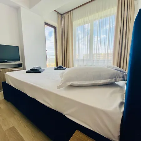 Nuba Summerland * Mamaia
